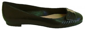 The Salvatorre Ferragamo Lolie Nero Flats is simple yet elegant