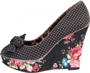 betsey johnson wedge shoes